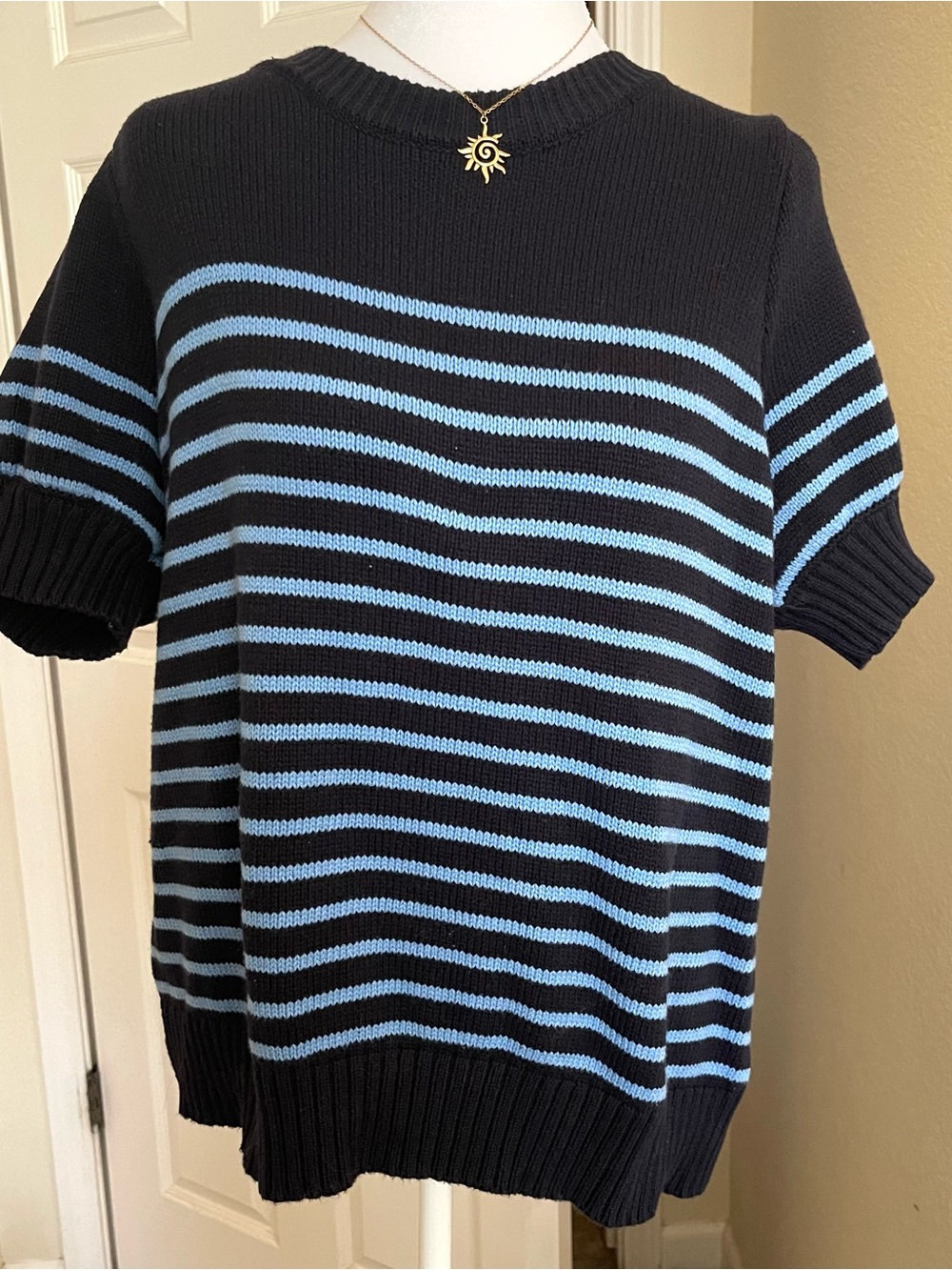 Maurices Black and Blue Knit Short Sleeve Crew Neck Sweater | Size Large